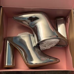 Charlotte Russe, Size: 6, Style: Sangria-37, Color: White Patent Pu